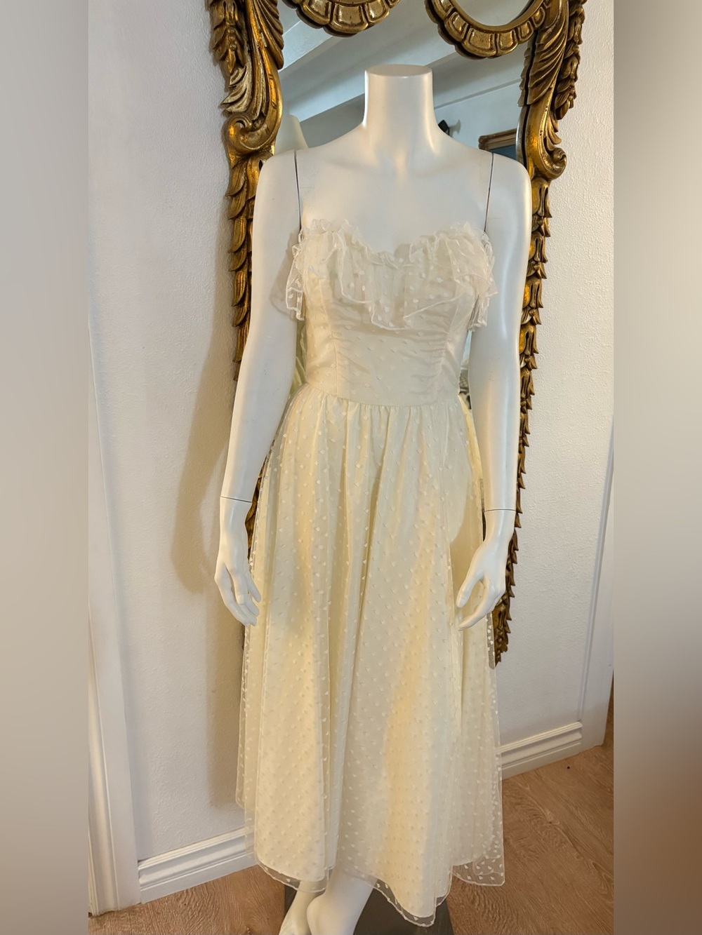 JOLIE MADAME | Vintage Ivory Polka Dot
Strapless Tulle Midi Dress